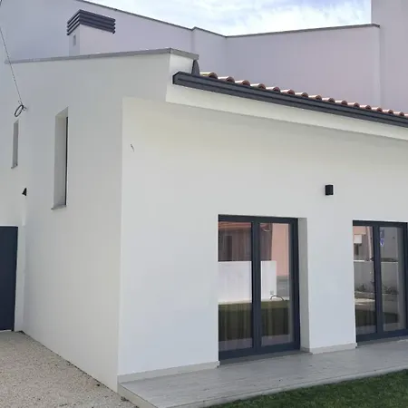 Casa Da Praia, Piscina A Sal, Aquecida E Coberta -praia Da * Barra