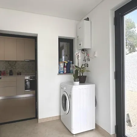 Casa Da Praia, Piscina A Sal, Aquecida E Coberta -praia Da *